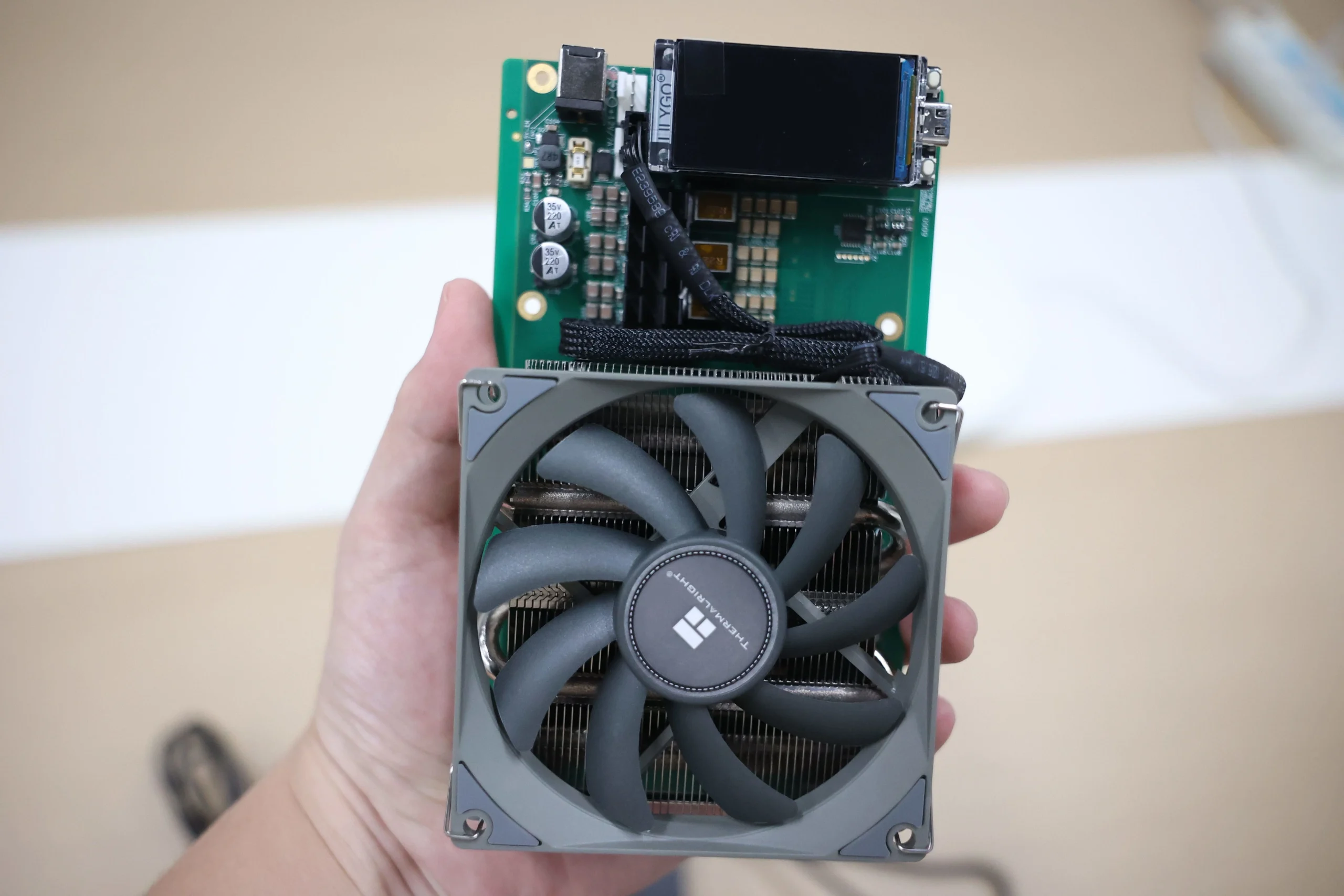 NerdMiner NerdQaxe++ miner unit